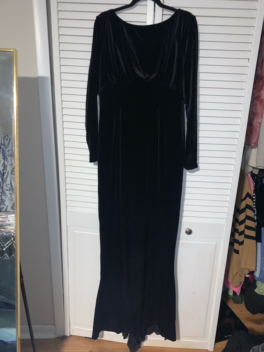 Black Velvet Long Sleeve Evening Dress